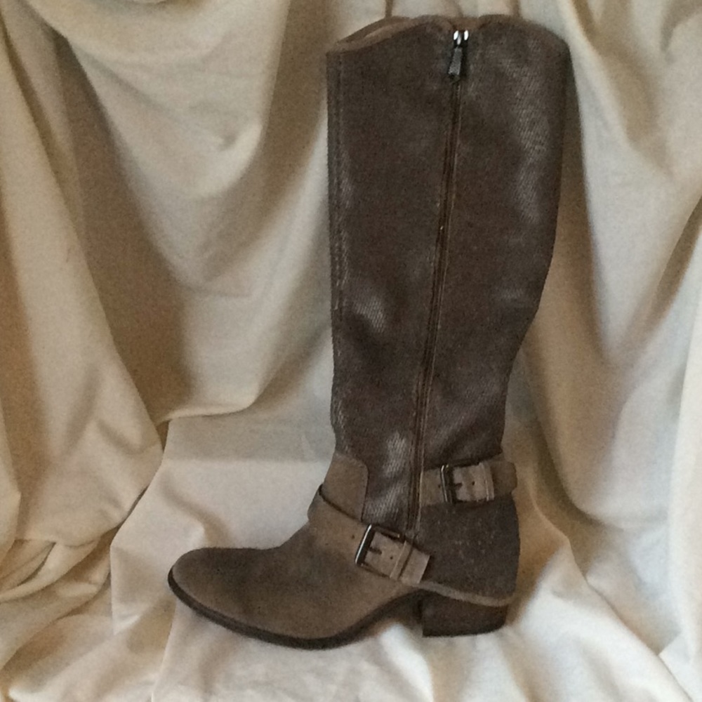 Upper calf Donald J Pliner